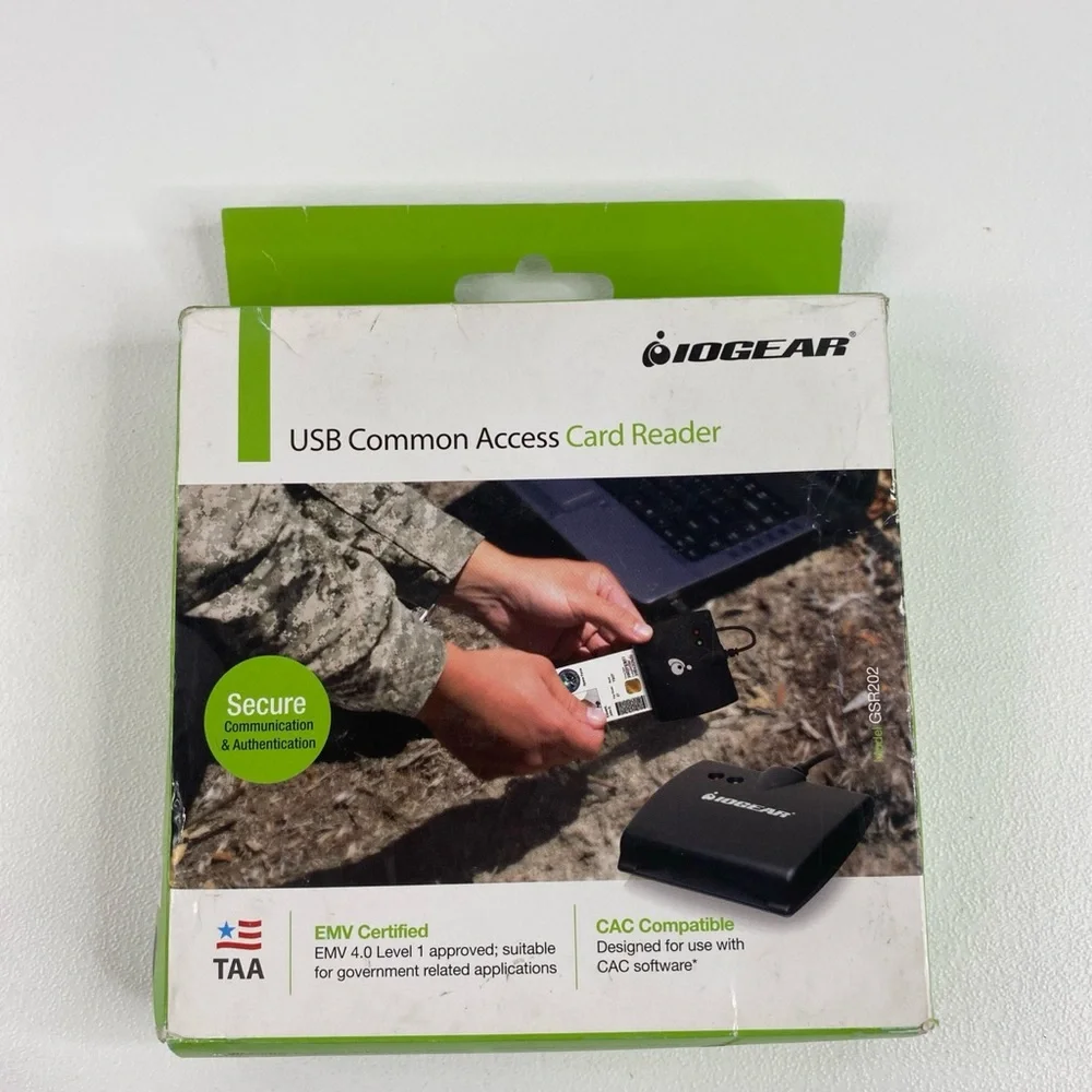 IOGEAR Smart Universal Portable USB Common Access Card Reader GSR202
